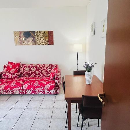 Casa L' Aurora Viola Lägenhet Livorno Exteriör bild