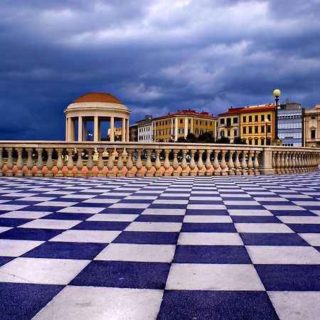 Casa L' Aurora Viola Lägenhet Livorno Exteriör bild