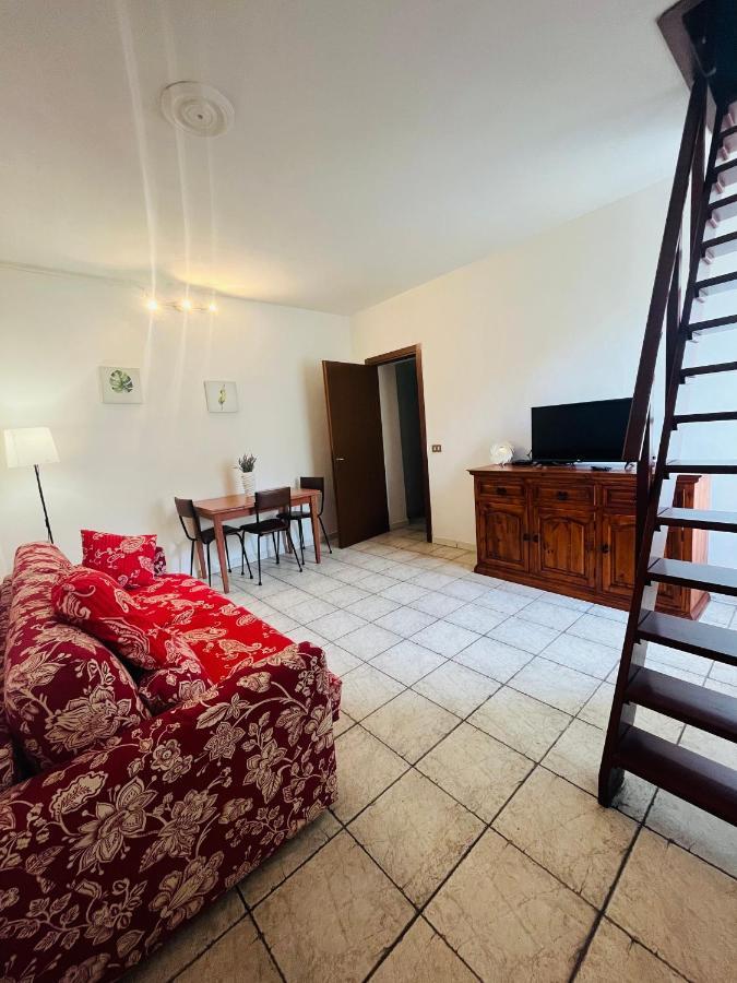 Casa L' Aurora Viola Lägenhet Livorno Exteriör bild