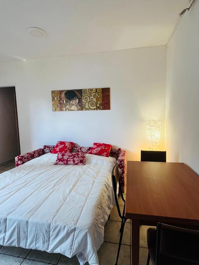 Casa L' Aurora Viola Lägenhet Livorno Exteriör bild