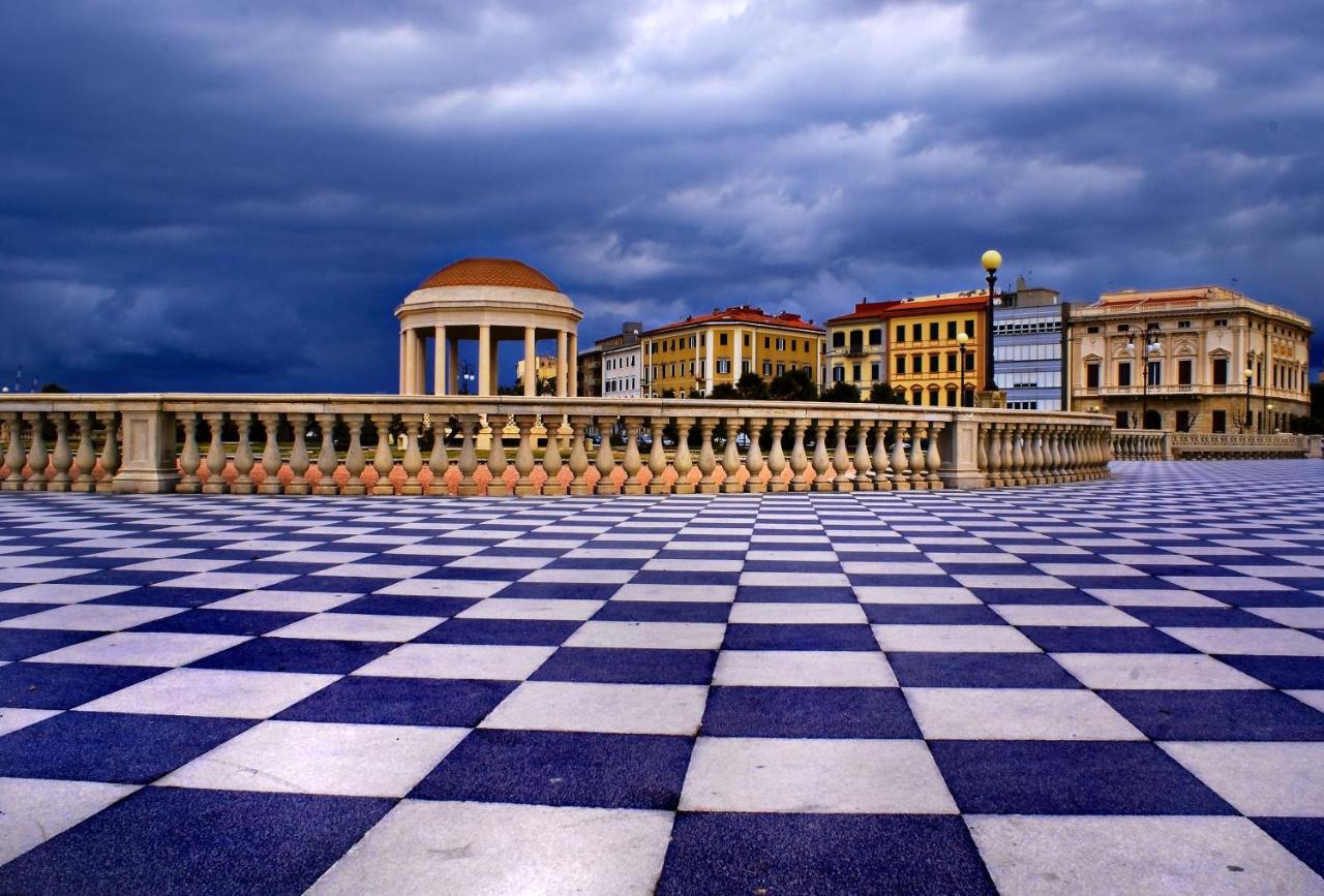 Casa L' Aurora Viola Lägenhet Livorno Exteriör bild